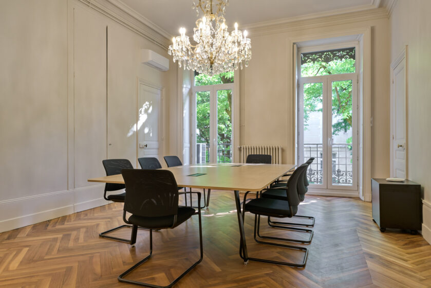 salle de réunion dans style haussmannien