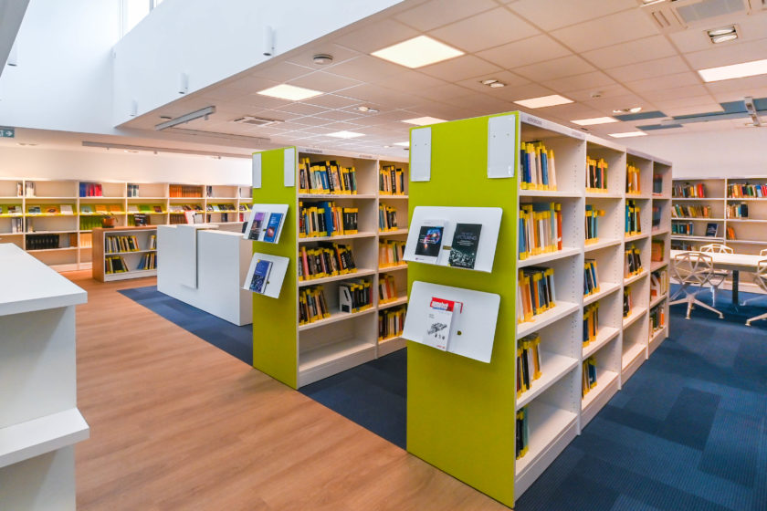 bibliothèque et banque d'accueil IRAM