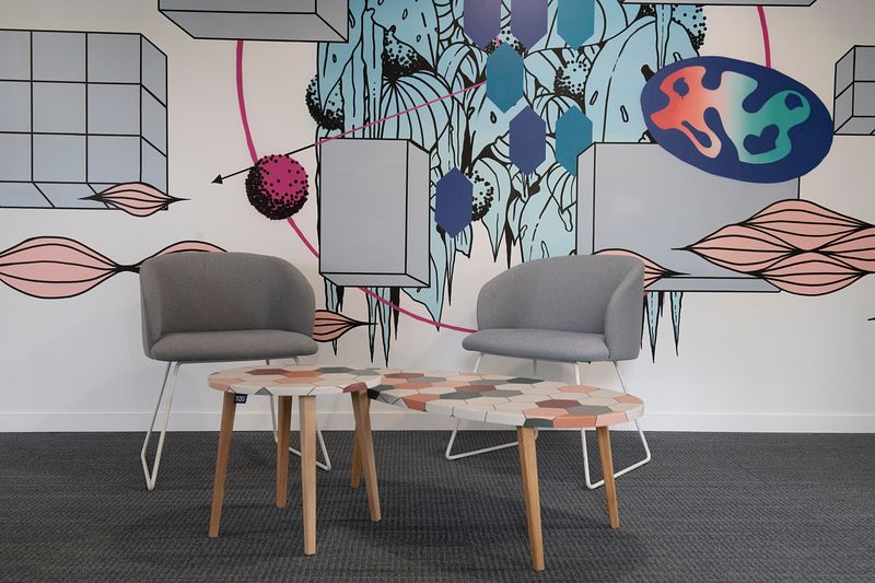 chauffeuses Loft et table upcyclée Tizu